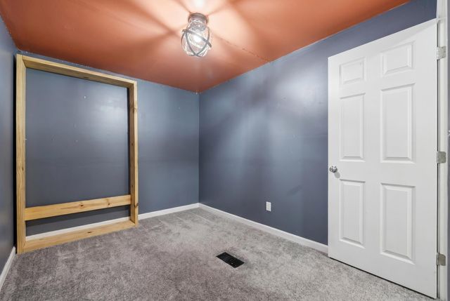 1481 Canterbury Avenue, Norton Shores City, MI 49444