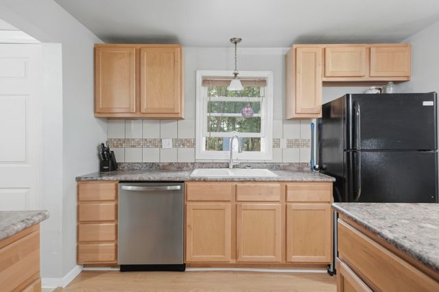 1481 Canterbury Avenue, Norton Shores City, MI 49444
