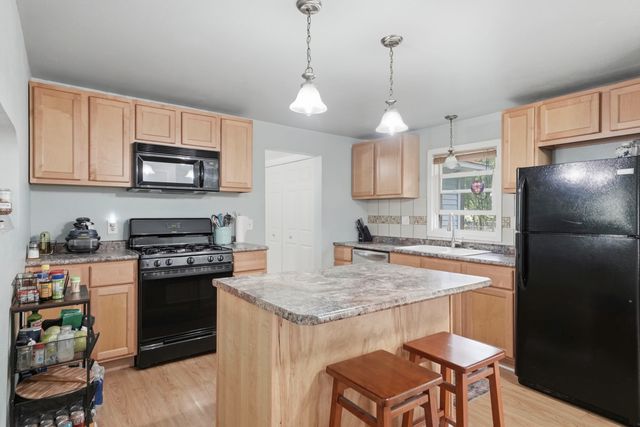 1481 Canterbury Avenue, Norton Shores City, MI 49444