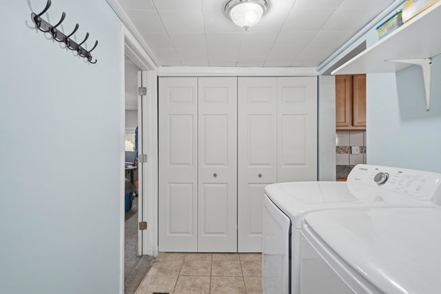 1481 Canterbury Avenue, Norton Shores City, MI 49444