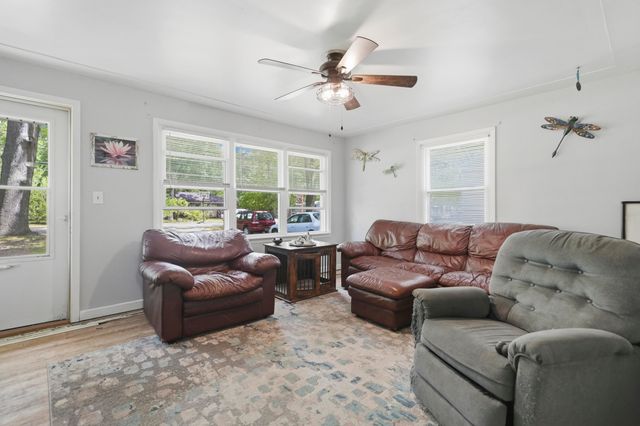 1481 Canterbury Avenue, Norton Shores City, MI 49444
