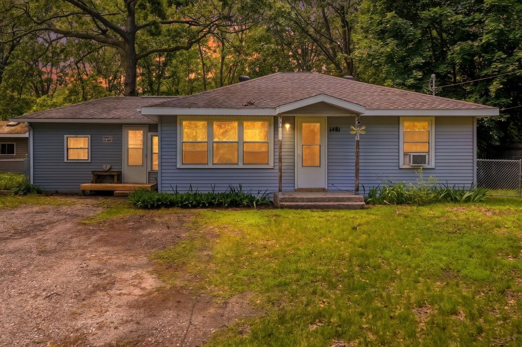 1481 Canterbury Avenue, Norton Shores City, MI 49444