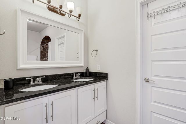 4525 NASHVILLE B, El Paso, TX 79903