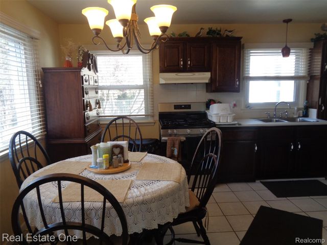 28450 Pontiac Trail, Lyon Charter Township, MI 48178