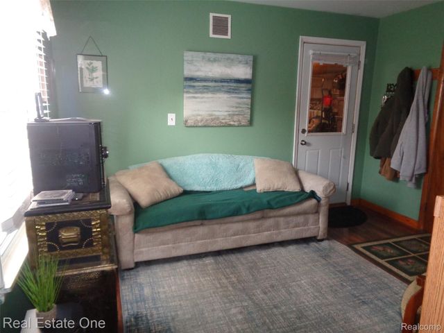 28450 Pontiac Trail, Lyon Charter Township, MI 48178