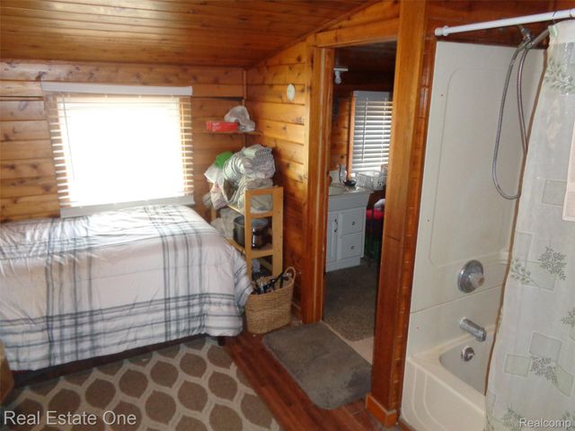 28450 Pontiac Trail, Lyon Charter Township, MI 48178