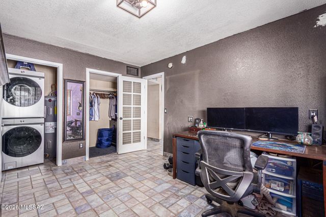 1988 S Longfellow Place, Tucson, AZ 85711