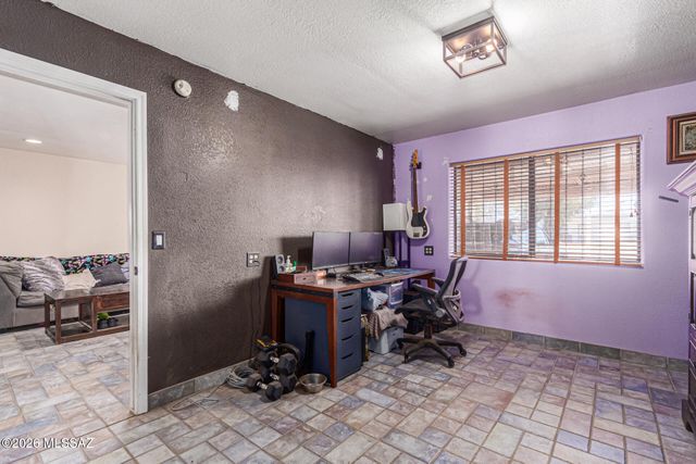 1988 S Longfellow Place, Tucson, AZ 85711