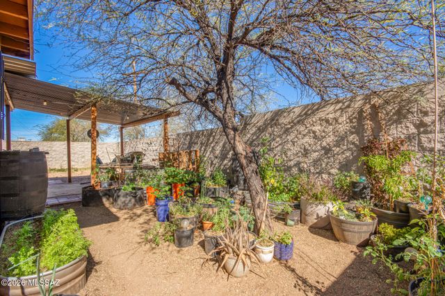 1988 S Longfellow Place, Tucson, AZ 85711