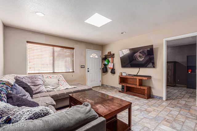 1988 S Longfellow Place, Tucson, AZ 85711