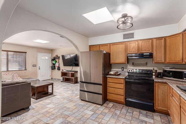 1988 S Longfellow Place, Tucson, AZ 85711