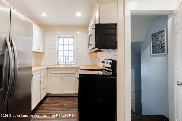 1235 N Capitol Avenue, Lansing, MI 48906