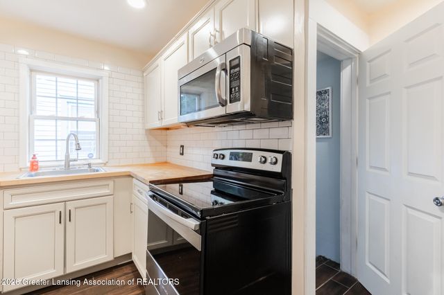1235 N Capitol Avenue, Lansing, MI 48906