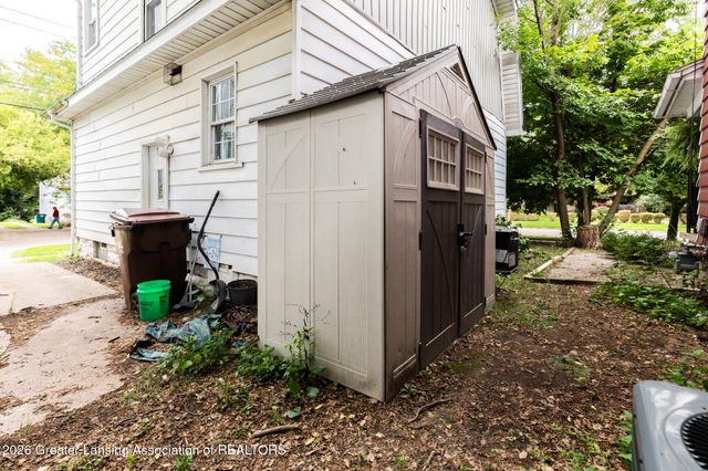 1235 N Capitol Avenue, Lansing, MI 48906