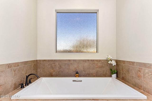 12265 N Durham Wash Drive, Marana, AZ 85658