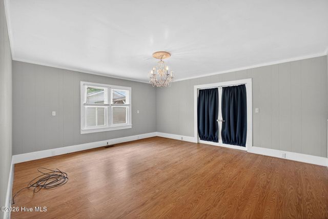 302 W Wilmington Street, Burgaw, NC 28425