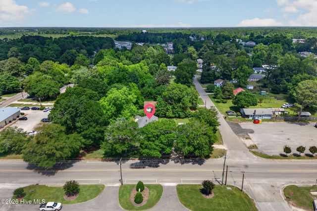 302 W Wilmington Street, Burgaw, NC 28425