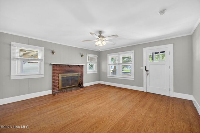 302 W Wilmington Street, Burgaw, NC 28425