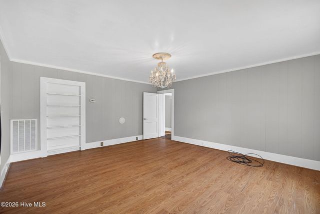 302 W Wilmington Street, Burgaw, NC 28425