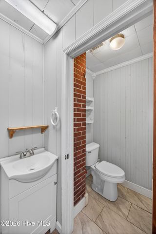 302 W Wilmington Street, Burgaw, NC 28425