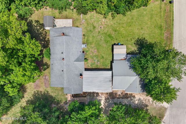 302 W Wilmington Street, Burgaw, NC 28425