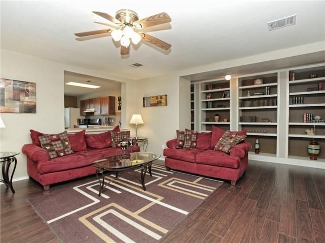 1008 Apollo CIR, Round Rock, TX 78664