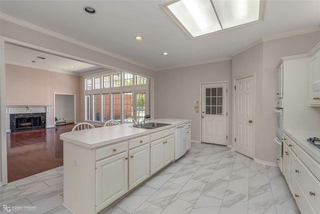 210 Ockley Drive, Shreveport, LA 71105