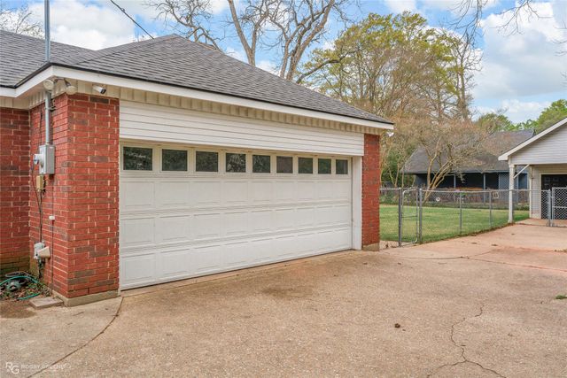 210 Ockley Drive, Shreveport, LA 71105