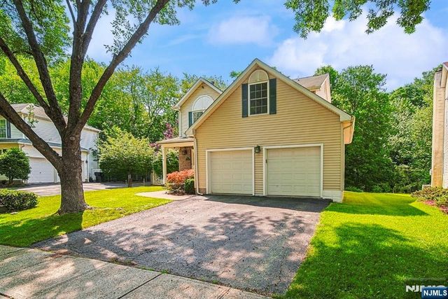 705 Gettysburg Place, Paramus, NJ 07652