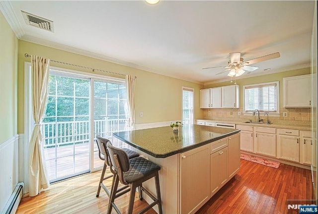705 Gettysburg Place, Paramus, NJ 07652