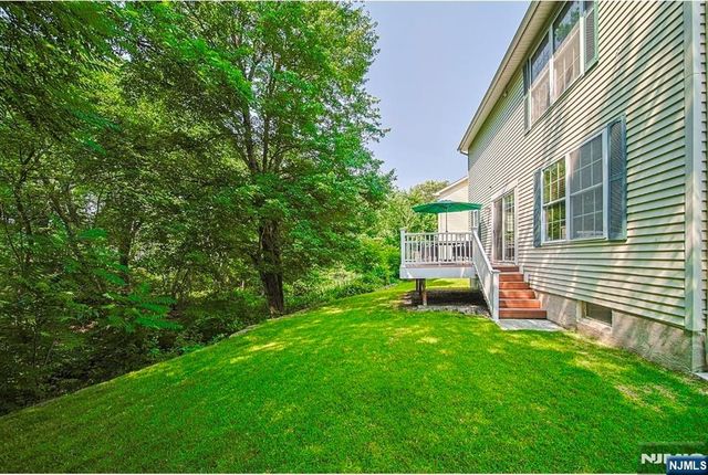 705 Gettysburg Place, Paramus, NJ 07652