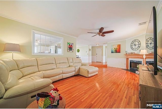 705 Gettysburg Place, Paramus, NJ 07652