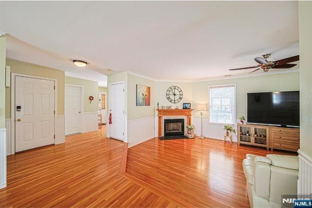 705 Gettysburg Place, Paramus, NJ 07652