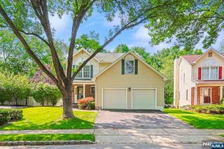 705 Gettysburg Place, Paramus, NJ 07652