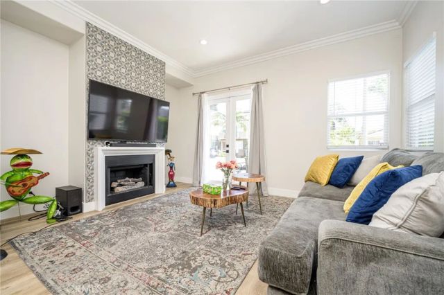 305 2nd, Huntington Beach, CA 92648