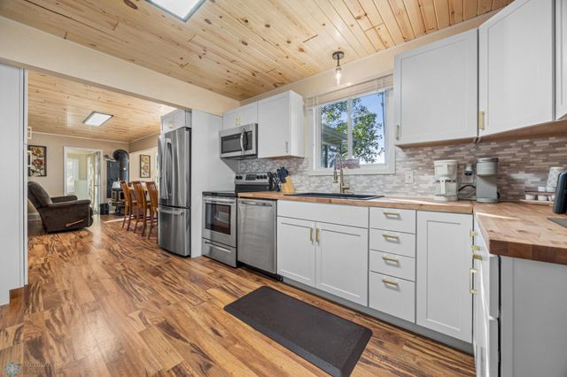 15849 Maple Ridge Road, Lake Eunice Twp, MN 56511