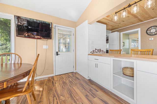 15849 Maple Ridge Road, Lake Eunice Twp, MN 56511