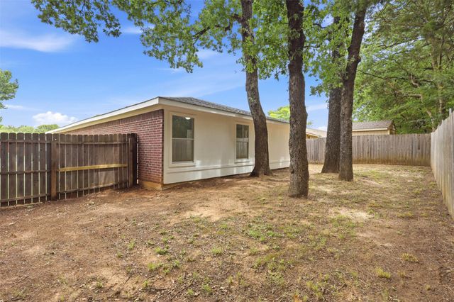 9447 Crimnson Court, Dallas, TX 75217