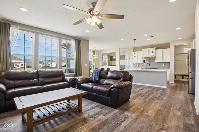 6596 Overlander Lane, Whitestown, IN 46075