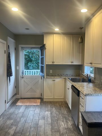 24 Paine St 2, Winthrop, MA 02152