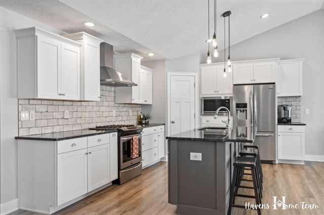 2698 Red Bud Drive 18, Zeeland, MI 49464