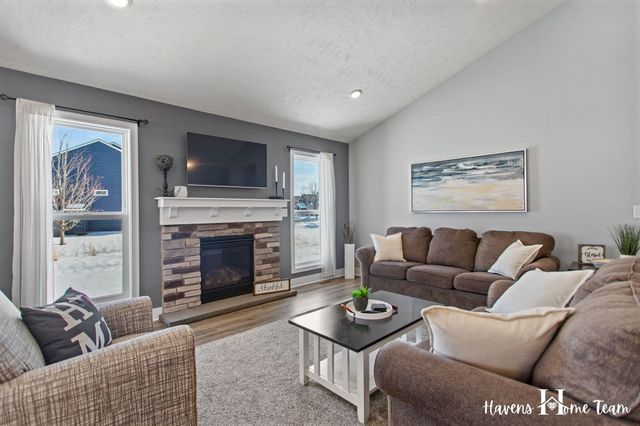 2698 Red Bud Drive 18, Zeeland, MI 49464