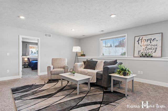 2698 Red Bud Drive 18, Zeeland, MI 49464