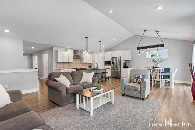 2698 Red Bud Drive 18, Zeeland, MI 49464