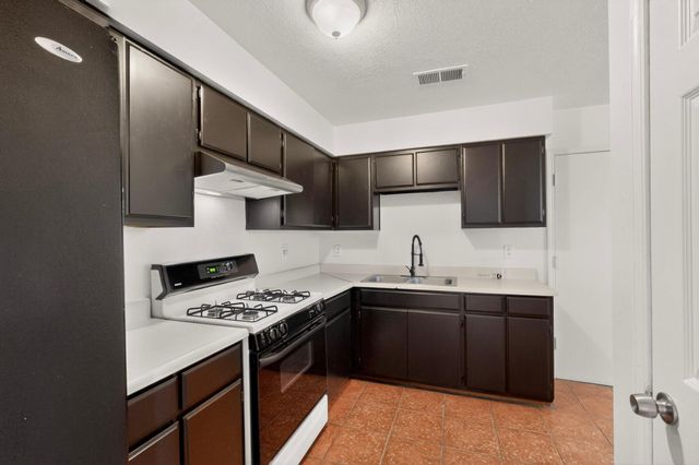 920 Molina Place, Belen, NM 87002