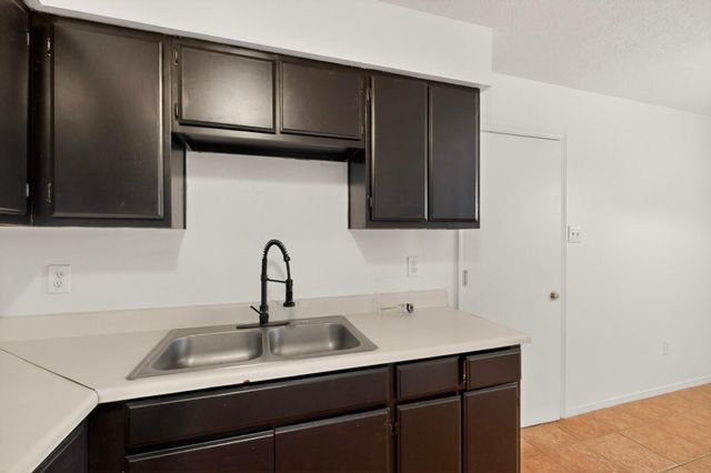 920 Molina Place, Belen, NM 87002