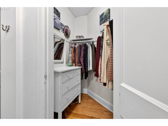 709 Sw 16TH Ave 302, Portland, OR 97205