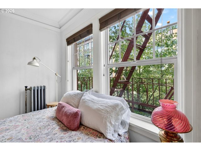 709 Sw 16TH Ave 302, Portland, OR 97205