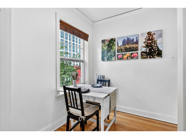 709 Sw 16TH Ave 302, Portland, OR 97205