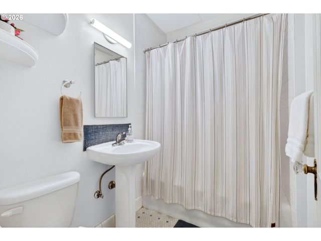 709 Sw 16TH Ave 302, Portland, OR 97205